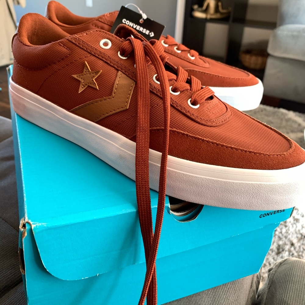 Men’s Converse size 8